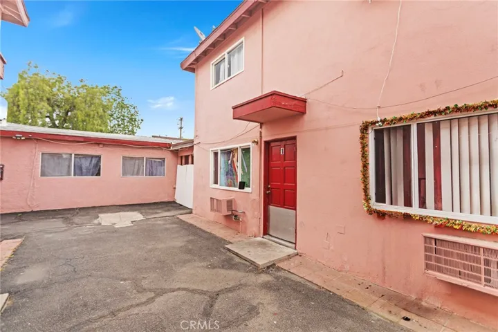 11966 Runnymede Street, North Hollywood, California 91605
