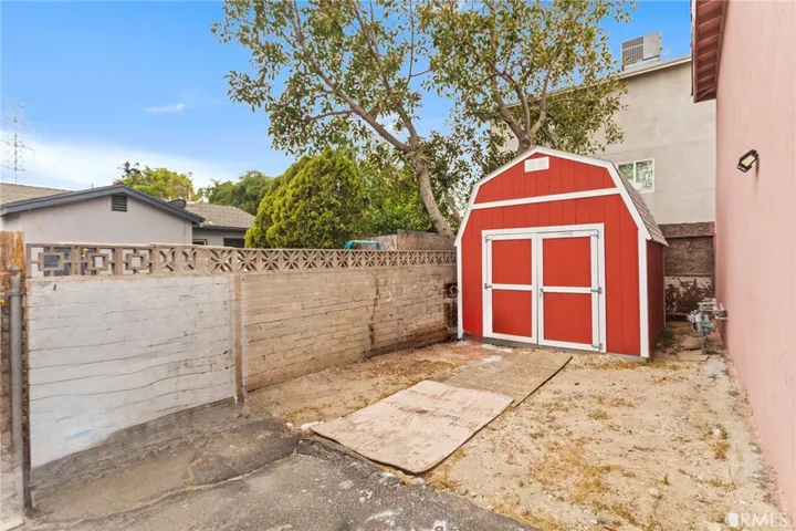 11966 Runnymede Street, North Hollywood, California 91605