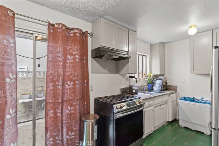 11966 Runnymede Street, North Hollywood, California 91605