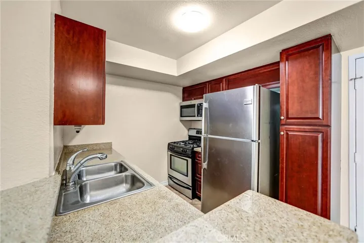 21550 Burbank Boulevard 114, Woodland Hills, California 91367