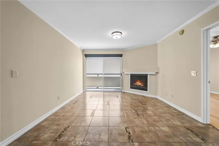 21550 Burbank Boulevard 114, Woodland Hills, California 91367