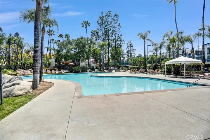 21550 Burbank Boulevard 114, Woodland Hills, California 91367