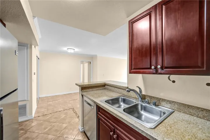21550 Burbank Boulevard 114, Woodland Hills, California 91367