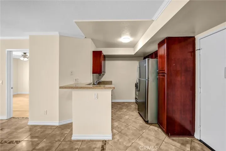 21550 Burbank Boulevard 114, Woodland Hills, California 91367