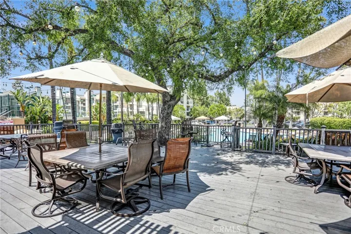 21550 Burbank Boulevard 114, Woodland Hills, California 91367