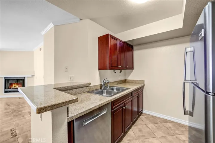 21550 Burbank Boulevard 114, Woodland Hills, California 91367