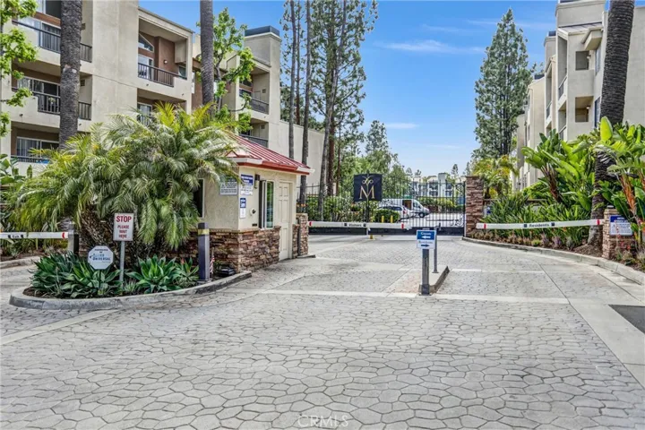 21550 Burbank Boulevard 114, Woodland Hills, California 91367