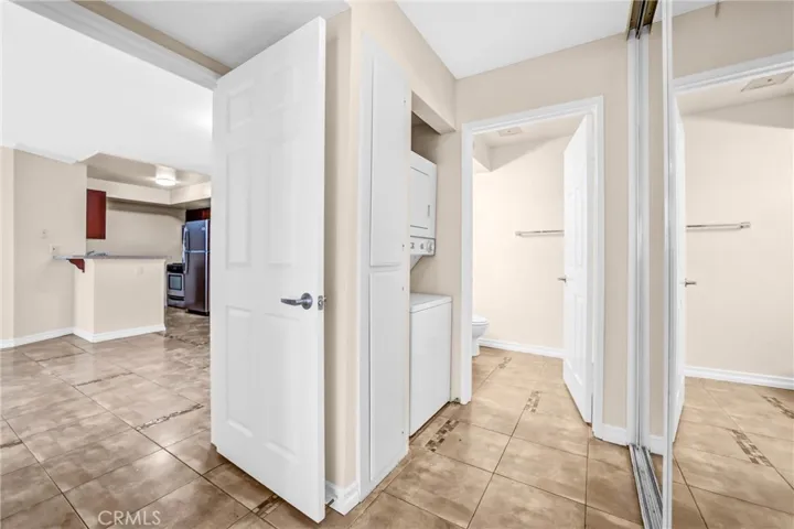 21550 Burbank Boulevard 114, Woodland Hills, California 91367