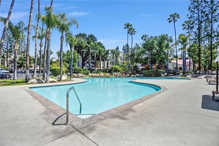 21550 Burbank Boulevard 114, Woodland Hills, California 91367