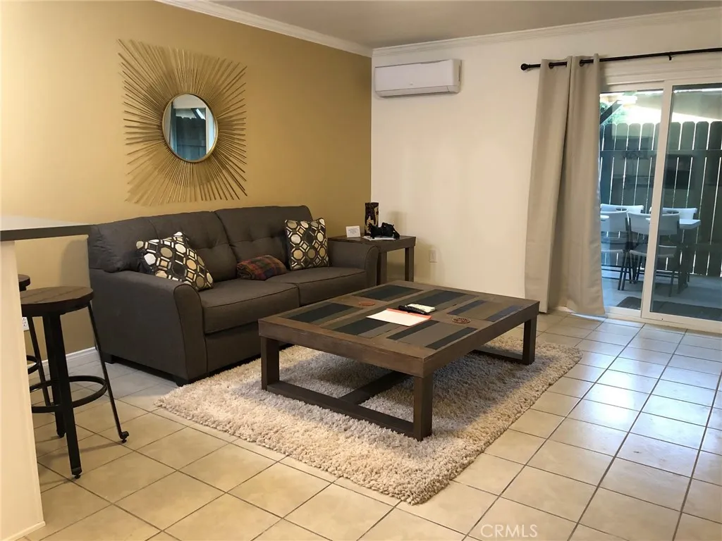 2121 S Camino St B, Anaheim, California 92802, 1 Bedroom Bedrooms, ,2 BathroomsBathrooms,Residential Lease,For Rent,Camino St,OC25098191