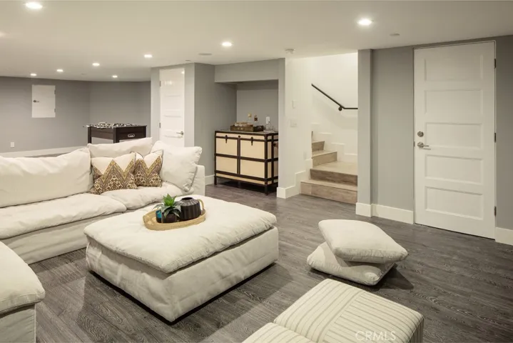 617 Poppy Avenue, Corona Del Mar, California 92625