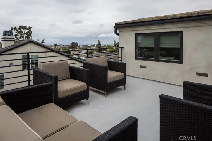 617 Poppy Avenue, Corona Del Mar, California 92625