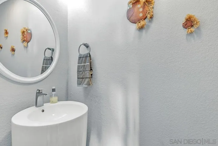 4252 Alta Vista Court, Oceanside, California 92057