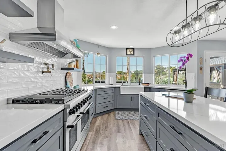 4252 Alta Vista Court, Oceanside, California 92057