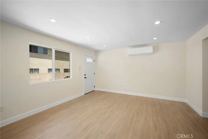 1007 W Angeleno Avenue 103, Burbank, California 91506