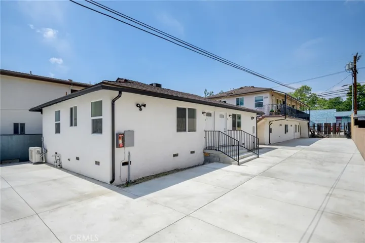 1007 W Angeleno Avenue 103, Burbank, California 91506