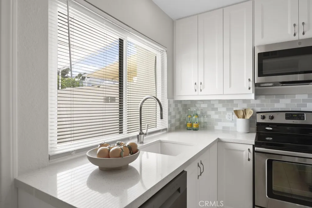 48668 Desert Flower Drive, Palm Desert, California 92260 home-pic-15