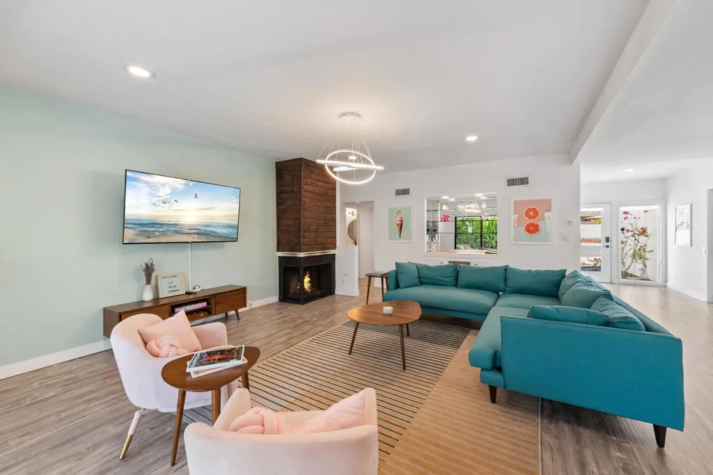 1433 E Caleta Way, Palm Springs, California 92262 home-pic-14