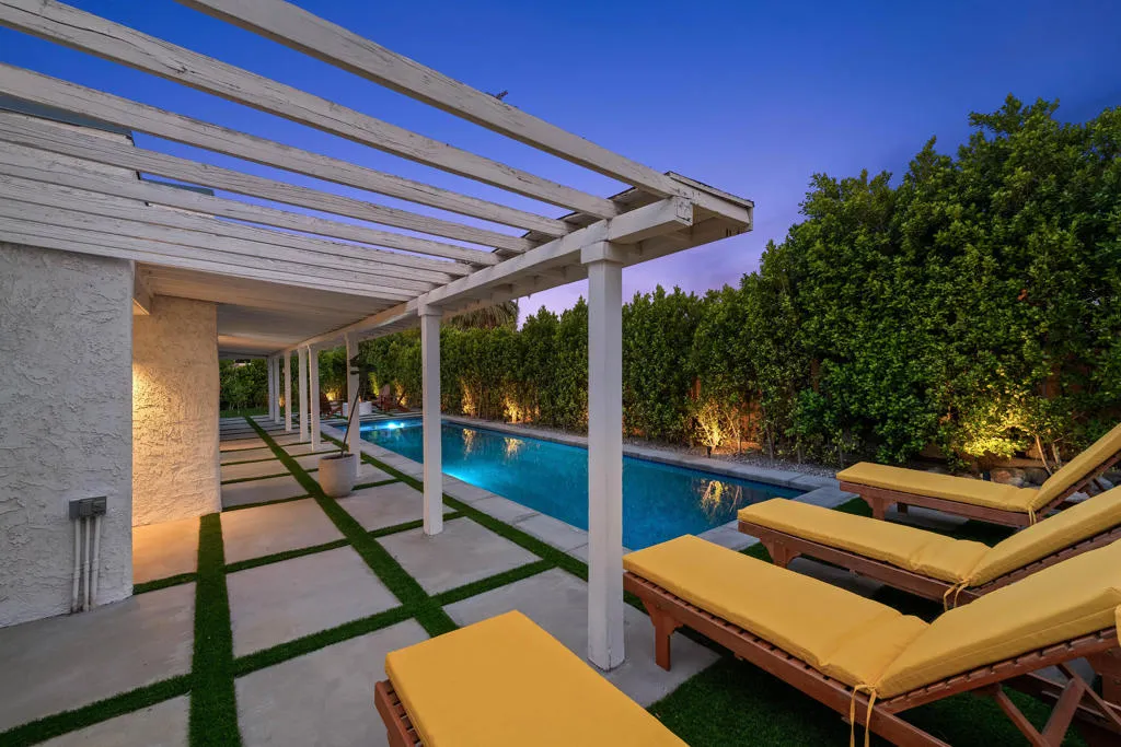 1433 E Caleta Way, Palm Springs, California 92262 home-pic-44