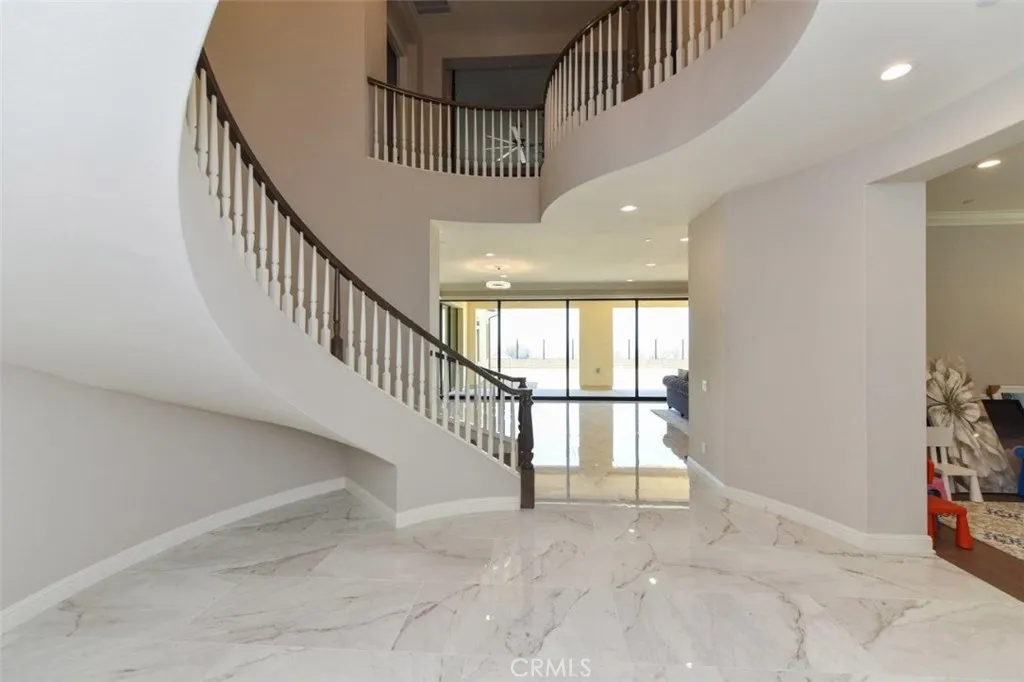 gallery-image 2