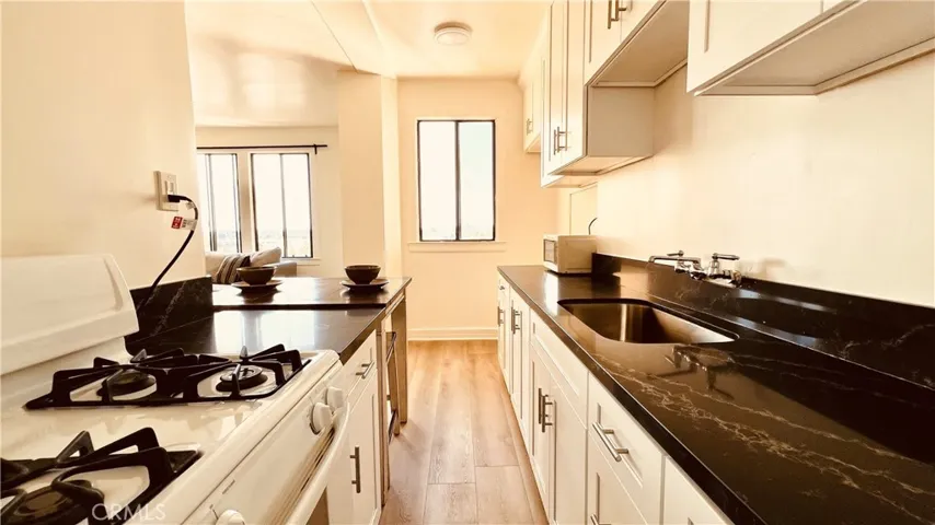 315 W 3rd Street 711, Long Beach, California 90802