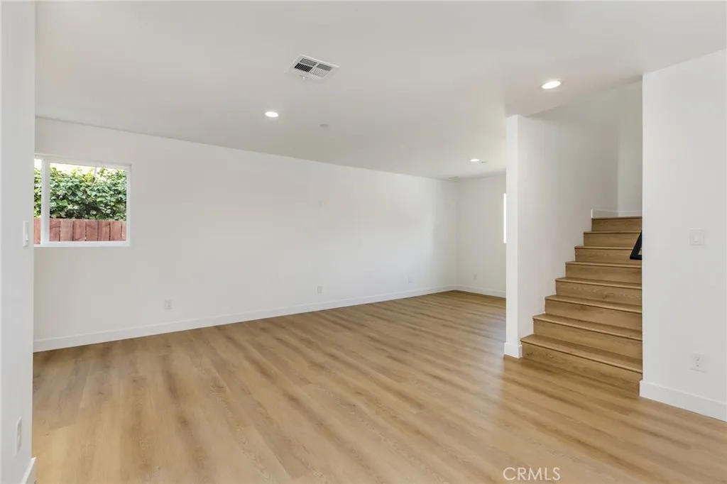 9613 S Hobart Boulevard, Los Angeles, California 90047 home-pic-7