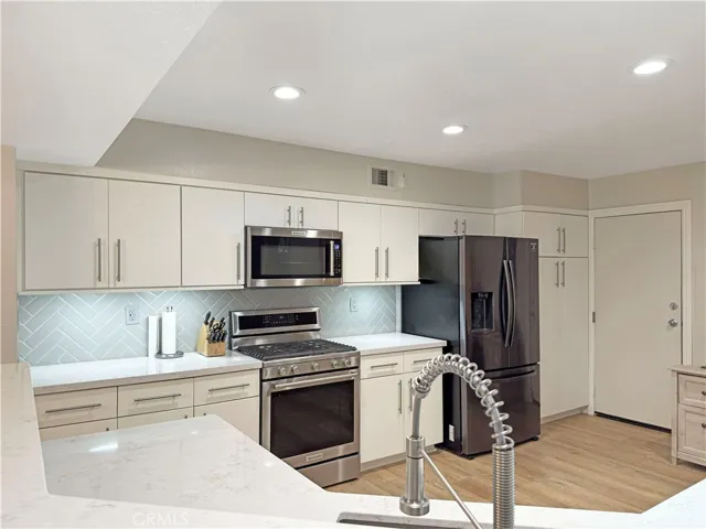 8060 E Treeview Court, Anaheim Hills, California 92808