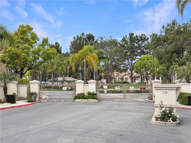 8060 E Treeview Court, Anaheim Hills, California 92808