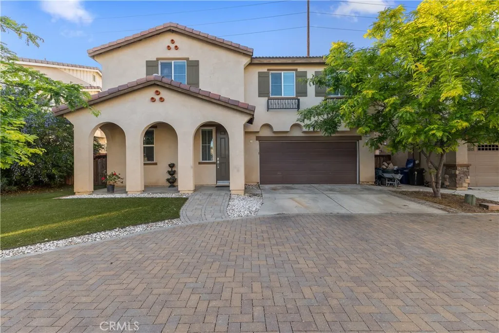 8219 Perla Drive, Riverside, California 92504 home-pic-2