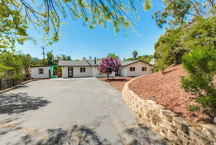 2167 Reineman Road, Fallbrook, California 92028
