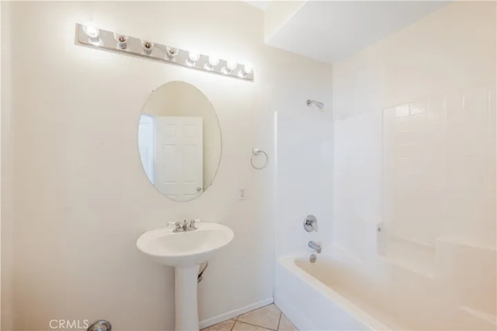33 Corte Rivera, Lake Elsinore, California 92532