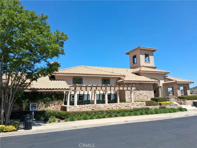 33 Corte Rivera, Lake Elsinore, California 92532