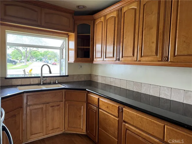 6975 E El Roble Street, Long Beach, California 90815