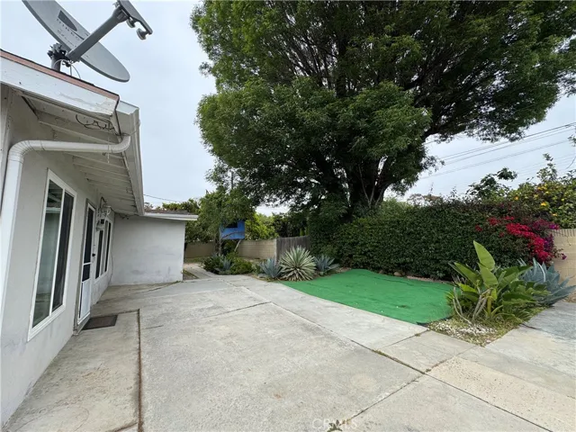 6975 E El Roble Street, Long Beach, California 90815