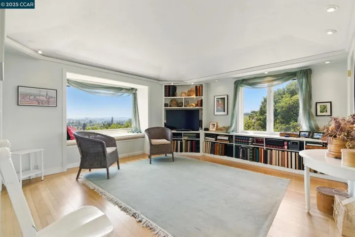 200 Hillcrest Rd, Berkeley, California 94705
