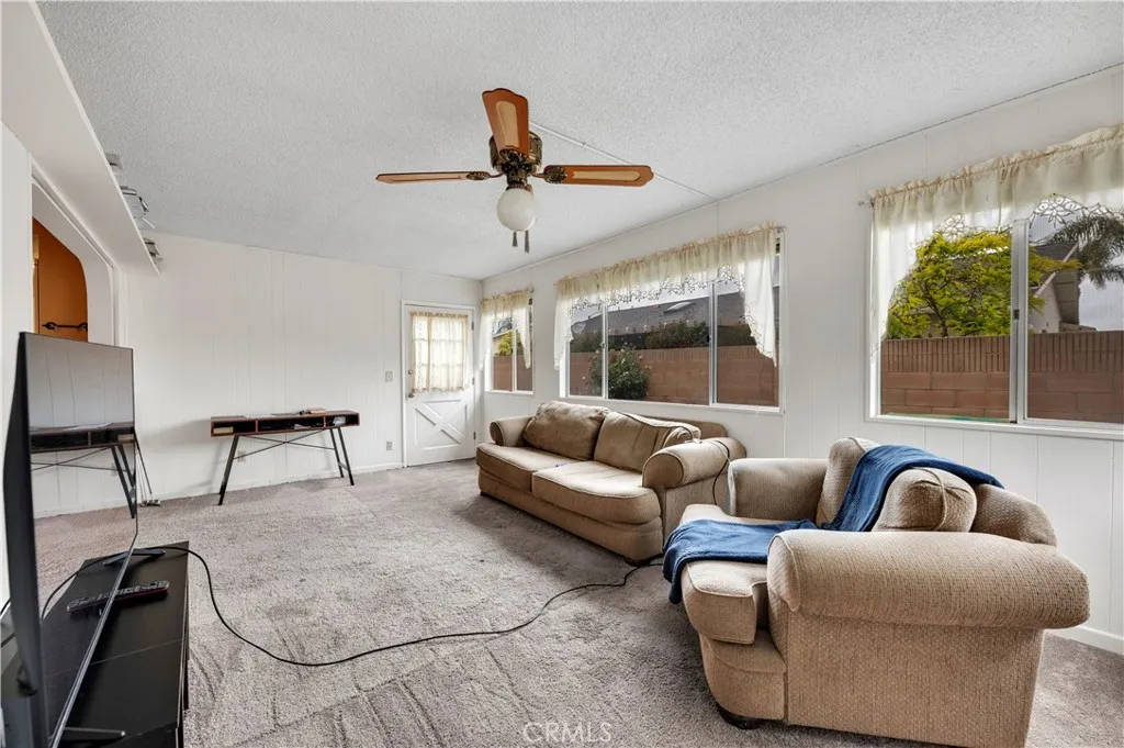 1520 Sandlewood Drive, Hemet, California 92543 home-pic-12