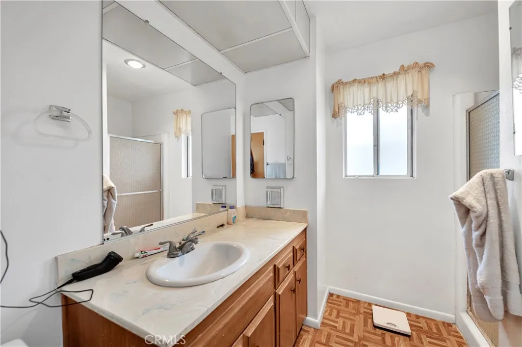 1520 Sandlewood Drive, Hemet, California 92543 home-pic-18