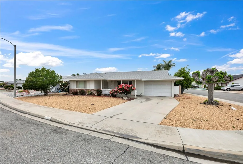 1520 Sandlewood Drive, Hemet, California 92543 home-pic-3