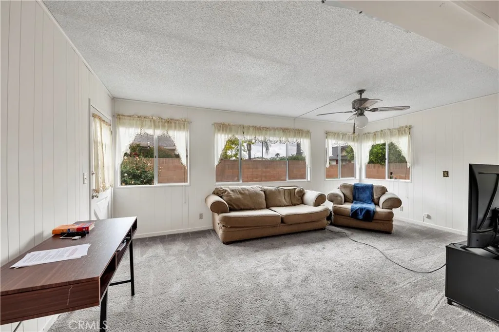 1520 Sandlewood Drive, Hemet, California 92543 home-pic-11