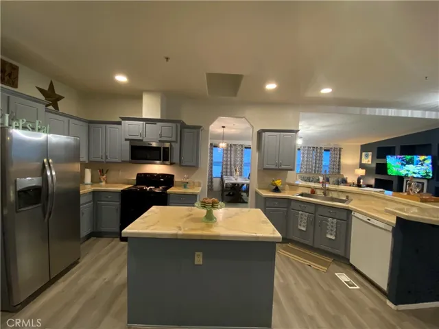 26480 Steinhoff Avenue, Hemet, California 92545