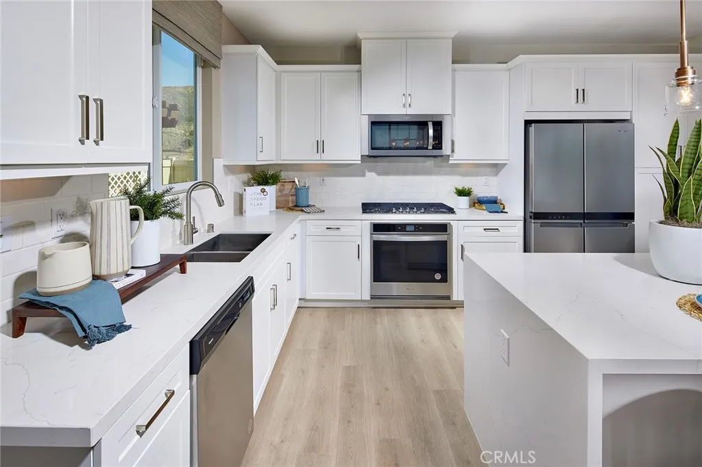 30967 Avenida Ramblas, Highland, California 92346 home-pic-8