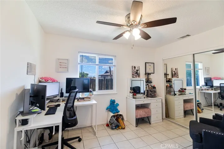 Bedroom/Office