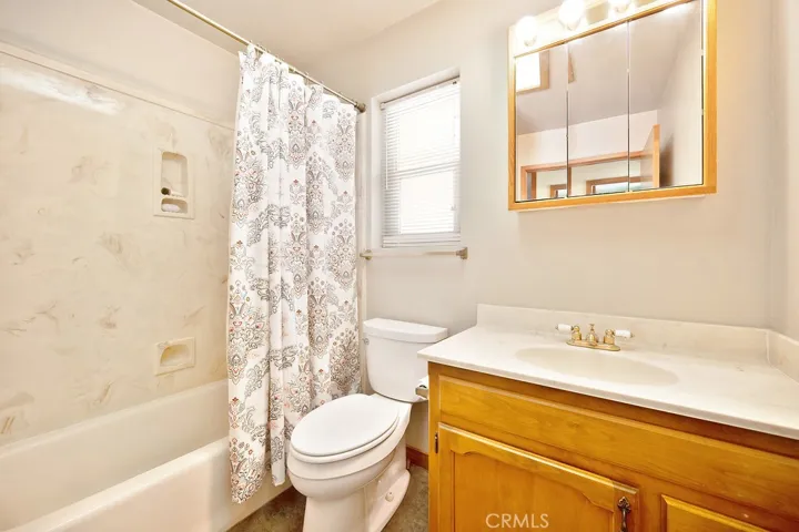Full upstairs hall bath