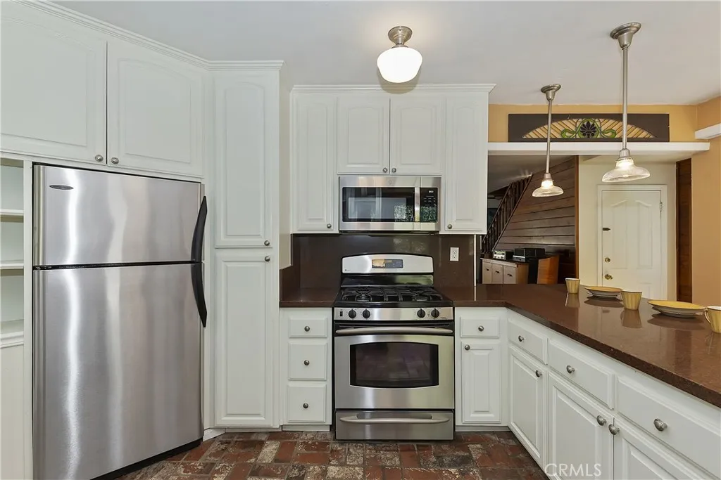 242 Holiday Drive, Lake Arrowhead, California 92352 home-pic-22