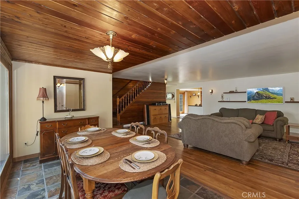 242 Holiday Drive, Lake Arrowhead, California 92352 home-pic-11