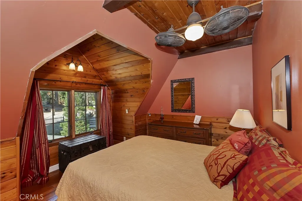 242 Holiday Drive, Lake Arrowhead, California 92352 home-pic-35