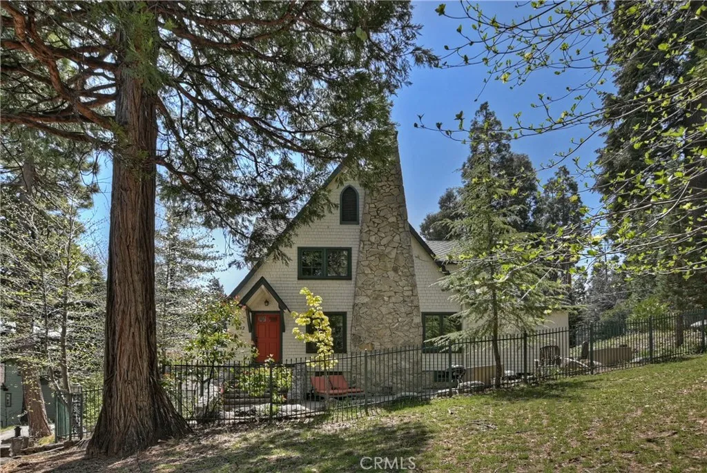 242 Holiday Drive, Lake Arrowhead, California 92352 home-pic-4