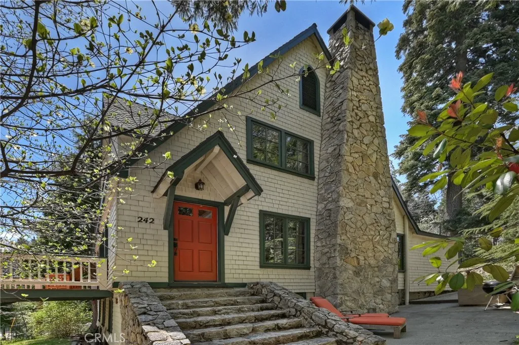 242 Holiday Drive, Lake Arrowhead, California 92352 home-pic-1