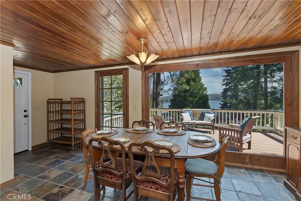 242 Holiday Drive, Lake Arrowhead, California 92352 home-pic-8