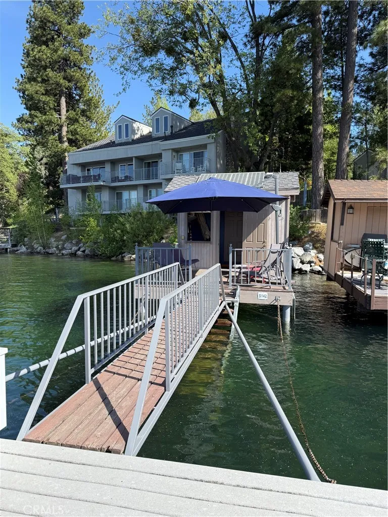 242 Holiday Drive, Lake Arrowhead, California 92352 home-pic-10